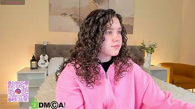 Ariella Sol online show from October 5, 1:32 am