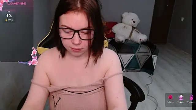 Snapshot of Emily_Amorre chatting on September 23, 1:37 am Emily Amorre online show from September 23, 1:37 am