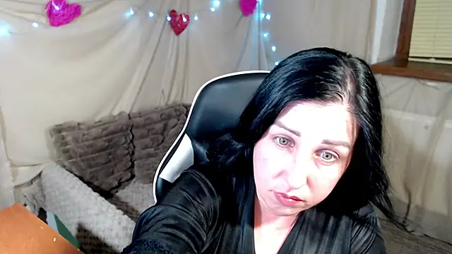 JillStevens online show from June 7, 9:21 pm