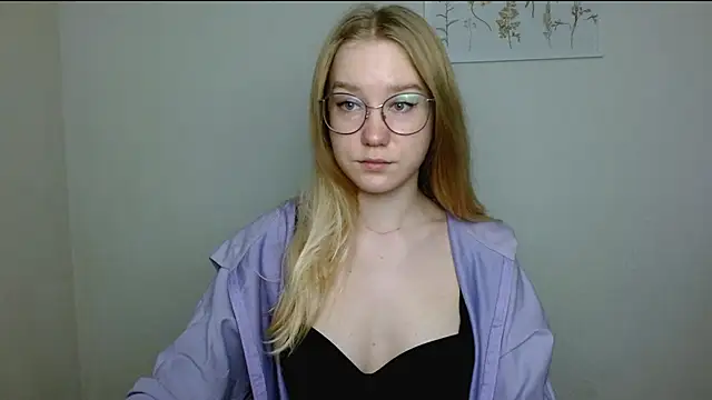 Snapshot of cindi_hot chatting on November 1, 10:30 am cindi hot online show from November 1, 10:30 am