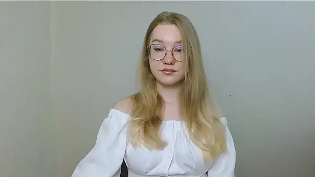 cindi hot online show from April 23, 11:28 am