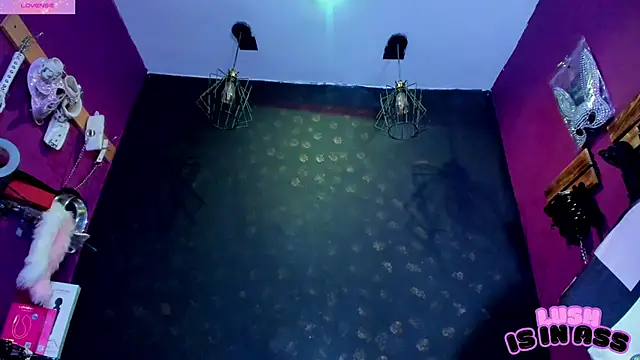 Alexa Slave online show from April 21, 7:21 pm