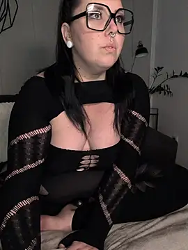 -BonnieBlack- online show from April 9, 2:14 am