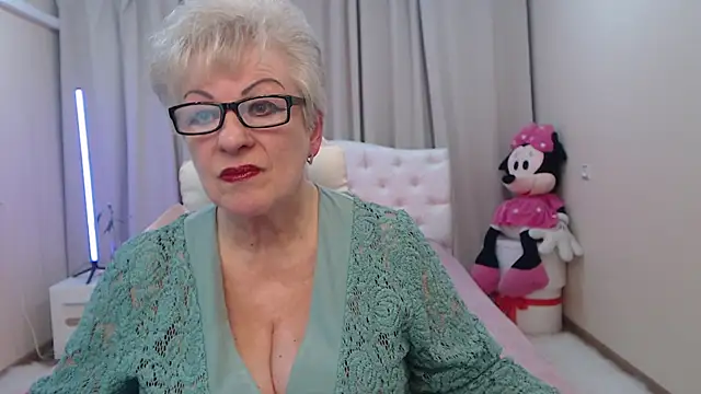 KayleSmoll online show from May 2, 6:44 pm