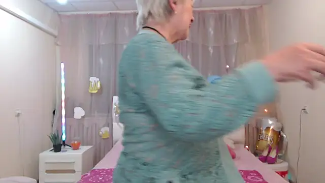 KayleSmoll online show from September 19, 6:40 pm