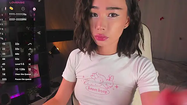 sensualily online show from April 29, 3:47 pm