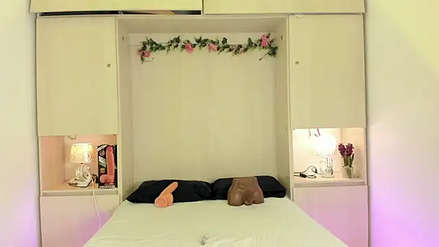 KendallRosse1 online show from December 19, 1:03 pm