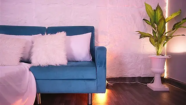 CailynBrowm online show from April 22, 3:14 am