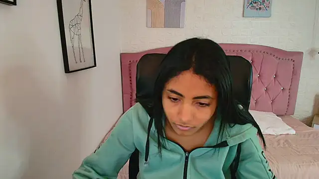 shaneelle online show from December 4, 3:20 am