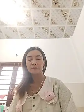 Sexy-ladyboobs20 online show from May 24, 5:06 am