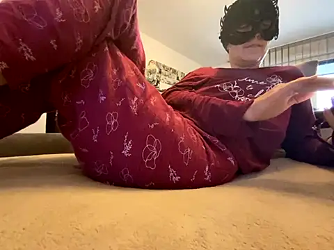 Marilou1983 online show from December 19, 8:50 am