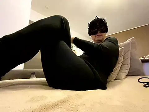 Marilou1983 online show from January 8, 9:19 pm