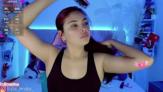 Kylie brokee online show from November 14, 9:04 pm