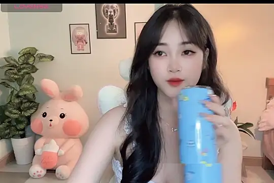  Aimy  online show from October 18, 6:05 am