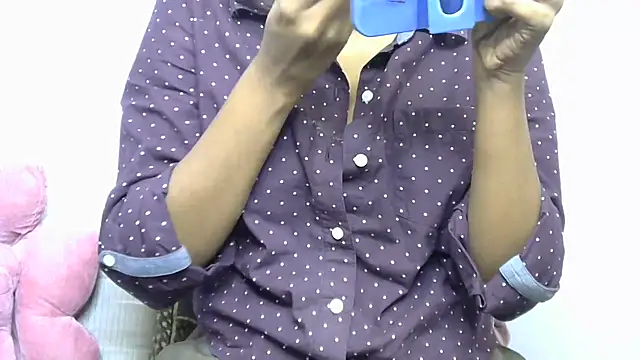 shrishtiGill online show from October 27, 5:41 pm