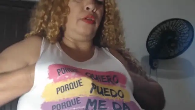 BustyAmanda online show from June 27, 12:22 pm