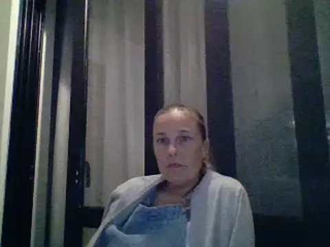 Snapshot of scrummymummy2 chatting on October 22, 8:03 pm scrummymummy2 online show from October 22, 8:03 pm