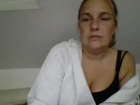 Snapshot of scrummymummy2 chatting on September 21, 8:40 pm scrummymummy2 online show from September 21, 8:40 pm