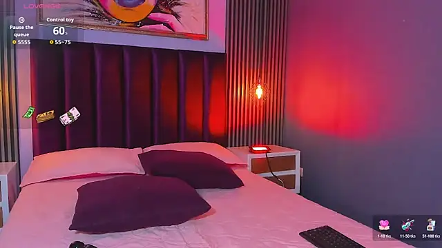 Nahiajhonson  online show from December 22, 1:36 pm