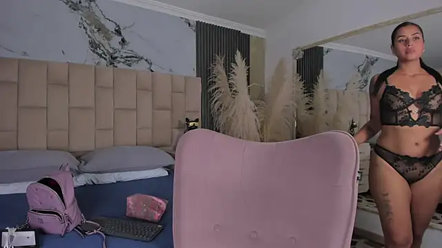 EmmaTorres  online show from April 24, 8:33 pm