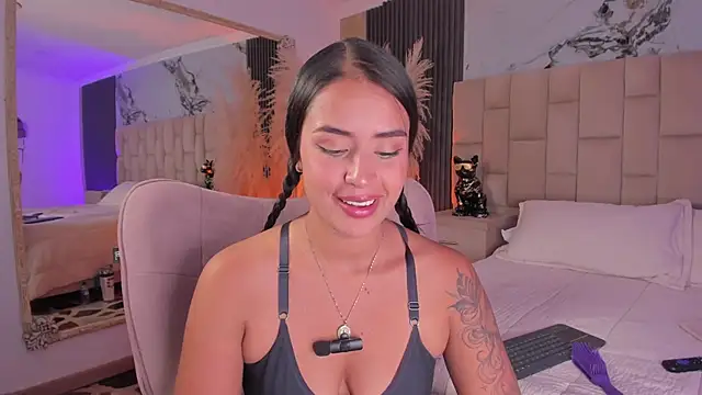 EmmaTorres  online show from March 28, 10:41 pm