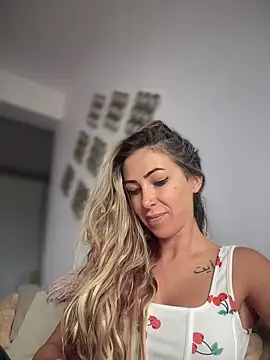 RaquelleDevon online show from April 21, 6:31 am