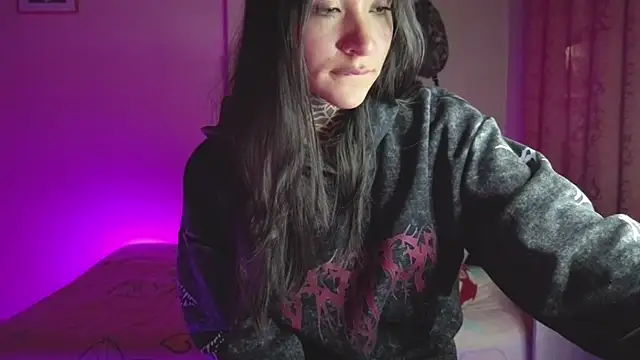 isabelle pretty online show from April 15, 11:27 pm