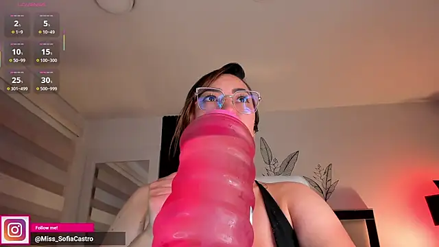 miss sofiaa online show from July 8, 11:56 am