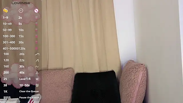 lessliee22  online show from April 23, 7:38 am