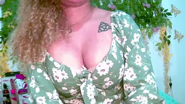 Crysrus online show from April 25, 12:35 am