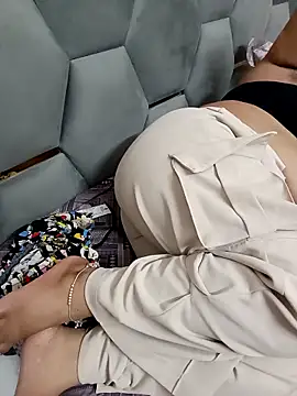 HEENA 022 online show from September 11, 3:34 pm