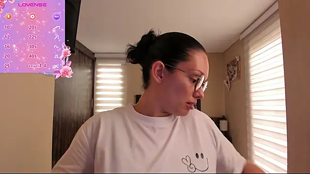anabel 025 online show from June 6, 6:36 pm