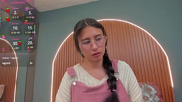 NayeCloud online show from November 30, 3:43 am