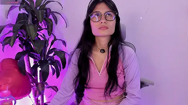 NayeCloud online show from April 28, 2:20 am