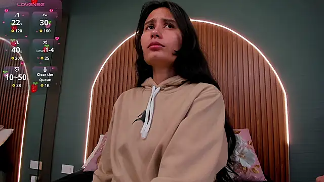 NayeCloud online show from October 30, 4:04 am