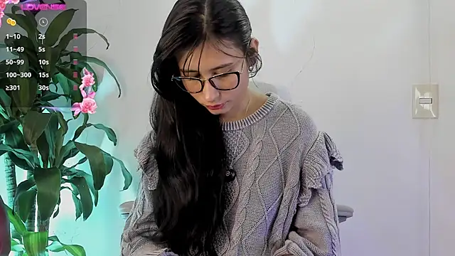 NayeCloud online show from April 23, 4:42 am