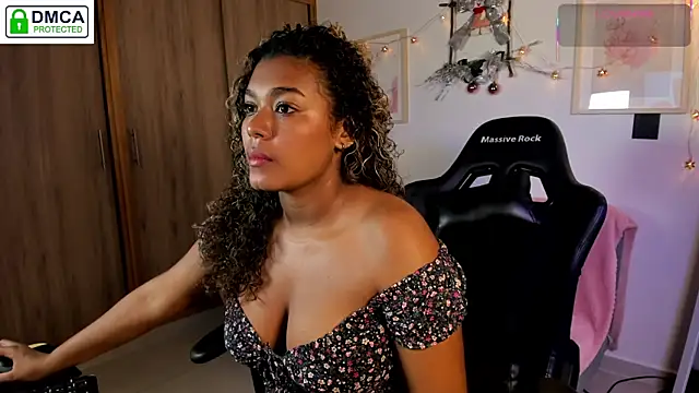 aleja montiel   online show from December 14, 1:17 pm