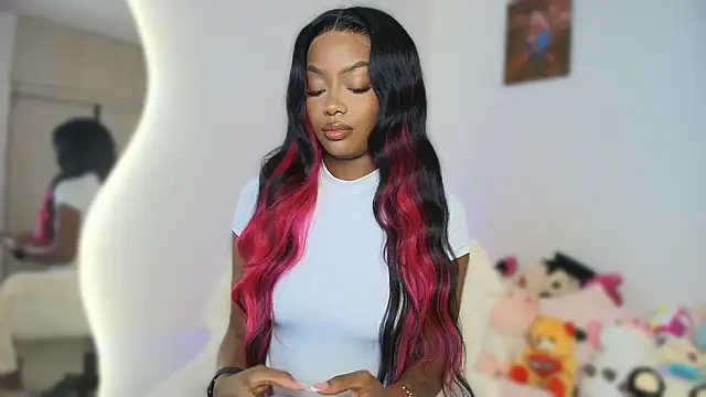 Isaa Coleman  online show from April 26, 9:01 pm