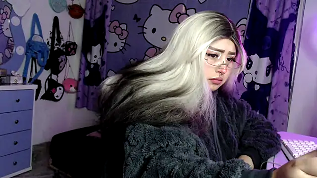 lussyevans24 online show from April 24, 4:26 am