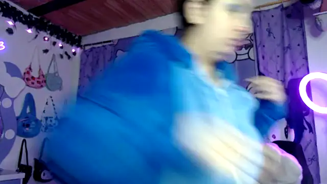 lussyevans24 online show from September 23, 1:37 am