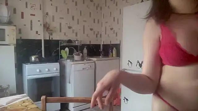 Diamond Tyler online show from April 25, 1:41 pm