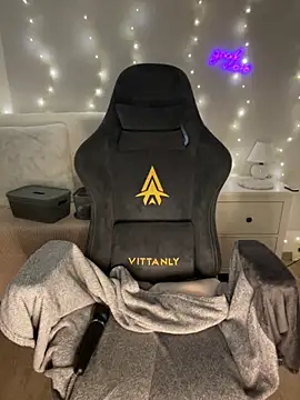 Luna Lacroix online show from October 15, 4:20 pm