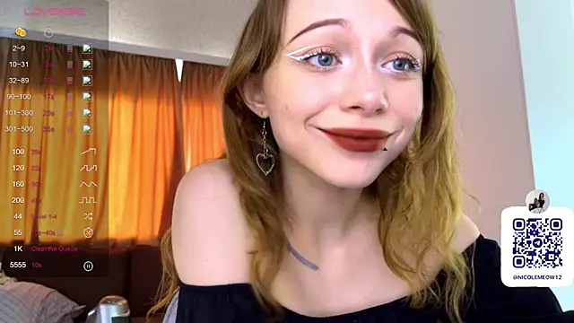  SofiaBrown online show from April 25, 1:25 pm