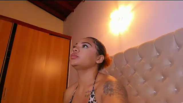 Eloisa cleavage  online show from October 18, 10:29 am