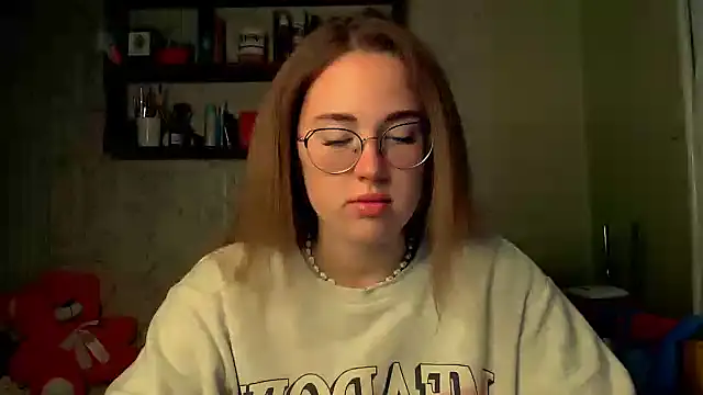 luxie milady online show from October 4, 4:00 pm