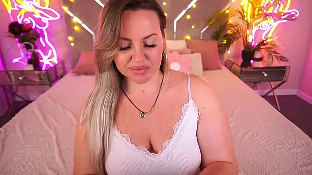 KiraCandyS online show from April 24, 7:38 pm