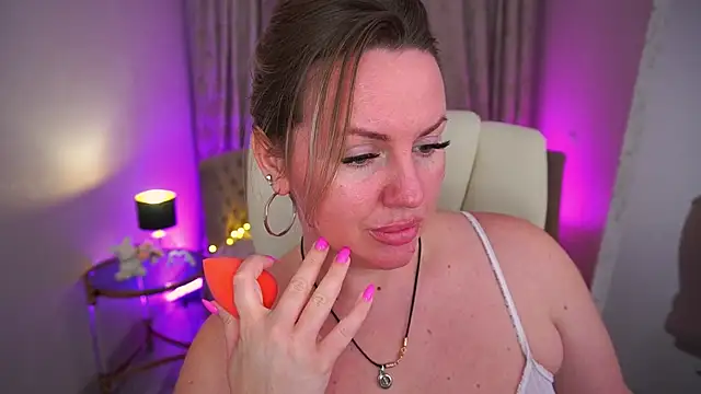 KiraCandyS online show from April 21, 8:16 pm