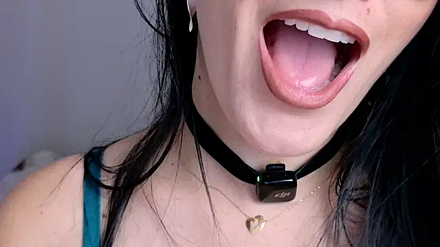 Pamela Rosal online show from April 25, 1:41 pm