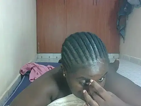 hotebbbyy online show from April 25, 7:44 pm