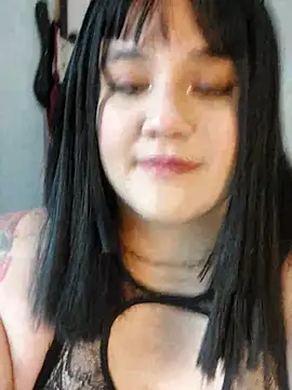 Snapshot of ItsNaiixa chatting on October 3, 10:04 pm ItsNaiixa online show from October 3, 10:04 pm